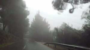 carretera temporal lluvia