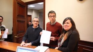 &Iacute;&ntilde;igo Errej&oacute;n, Juan Pedro Yllanes y Auxiliadora Honorato en el Congreso