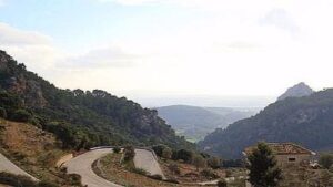 El Coll de S&oacute;ller est&aacute; cerrado por riesgo de desprendimientos
