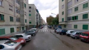 Una joven caz&oacute; 'in fraganti' a dos j&oacute;venes cuando intentaban abrir un taxi