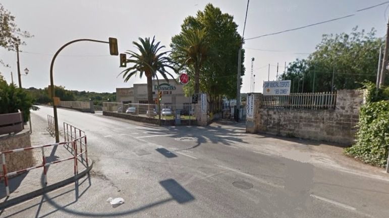 El accidente se ha producido frente al polideportivo Ses Comes de Llubí
