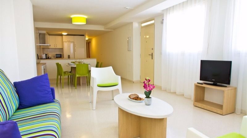 La propuesta prevé que los pisos turísticos paguen más que los residenciales