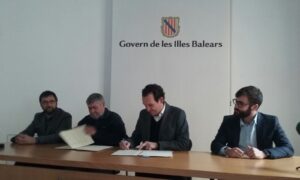 Imagen de los consellers Pons y Font Massot