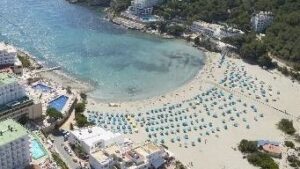 playa de cala llonga