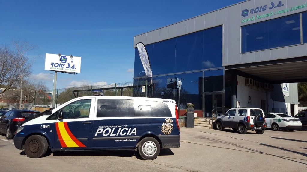 La Policía Nacional registró la sede de la empresa este martes