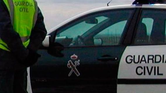 coche guardia civil 02