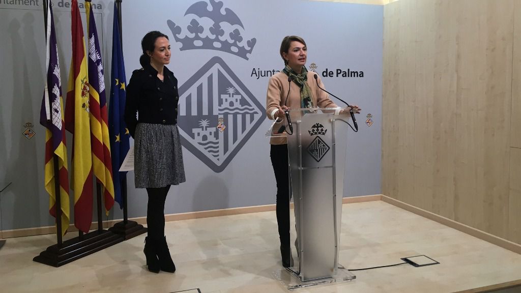 Marga Durán junto a Lourdes Bosch