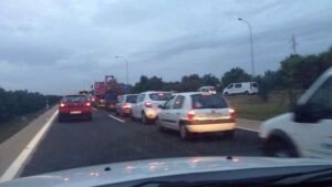 autopista inca retenciones atasco coche