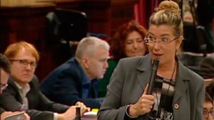 La consellera, durante el pleno de este martes