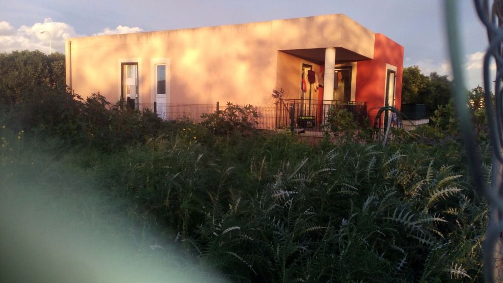 La imagen muestra como uno de los pisos piloto está ocupado