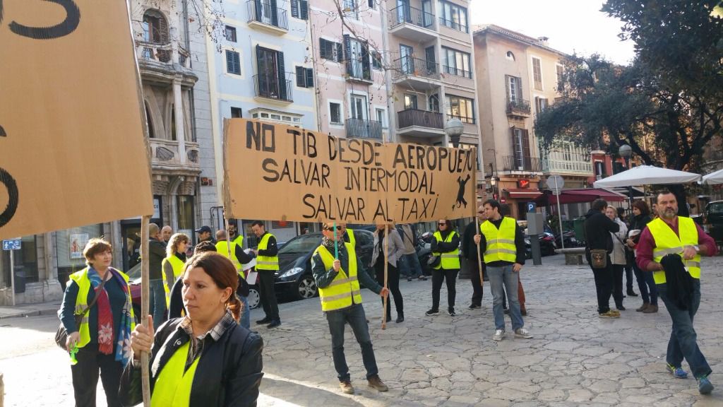 La medida cuenta con la oposición de los taxistas