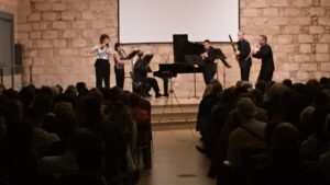 Simf&ograve;nica en Petit