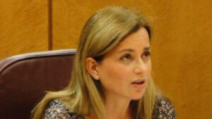 La exsenadora discrepa de la l&iacute;nea oficial del partido