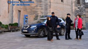 Polic&iacute;a Nacional