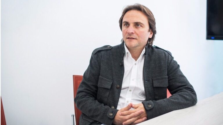 Es especialista en Sociología del Turismo y Turismo Residencial