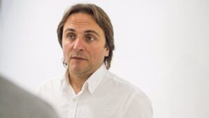 Miralles es especialista en Sociolog&iacute;a del Turismo