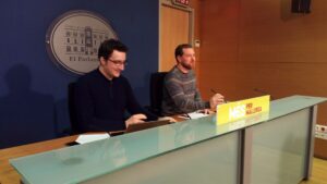 David Abril, al fondo de la imagen