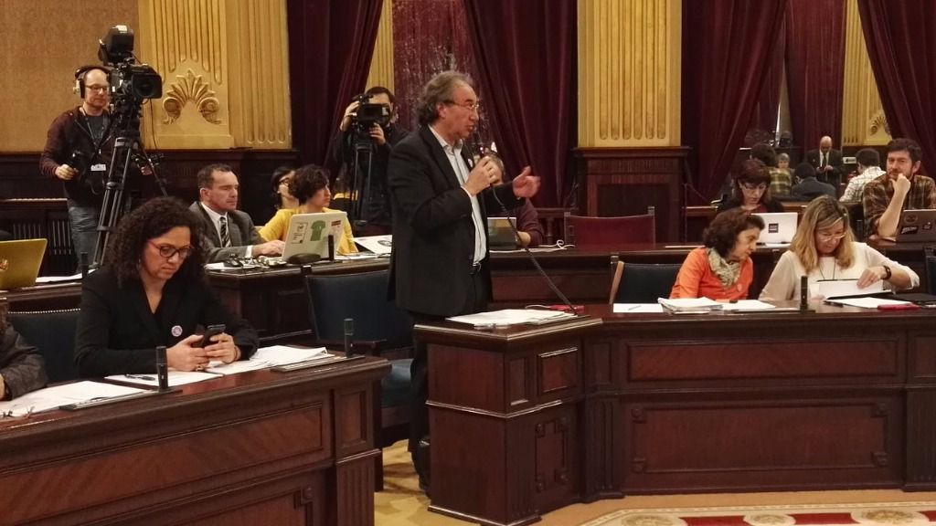 marti march parlament