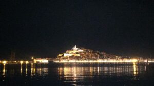 dalt vila eivissa de noche