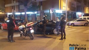 Uno de los denunciados por los agentes