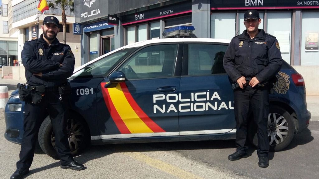 Policía