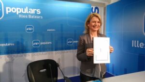 N&uacute;ria Riera es la redactora de la ponencia