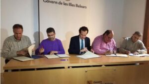 Firman cuatro de las cinco asociaciones convocadas