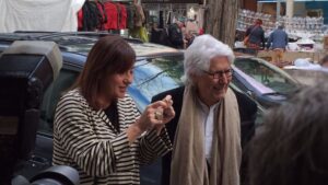 Miquel Flux&aacute; acompa&ntilde;ado de Francina Armengol