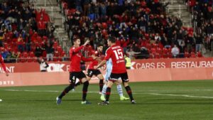 Los jugadores del Mallorca celebran el gol de Ansotegi