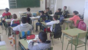 aula colegio escuela ni&ntilde;os polic&iacute;a