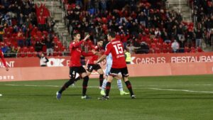 Los jugadores del Mallorca celebran el gol de Ansotegi