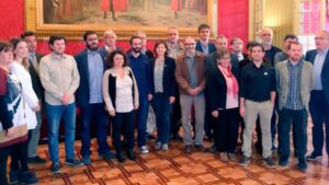 Representaci&oacute;n de todos los grupos parlamentarios en apoyo al sector