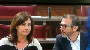 Barcel&oacute; junto a Armengol este martes en el Parlament