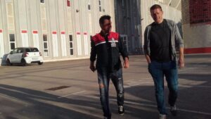 Olaizola sale despedido