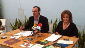 Fanny Tur, en una imagen de archivo junto a Biel Barcel&oacute;