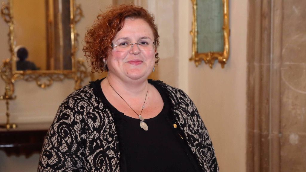 Estos contratos provocaron el cese de Ruth Mateu