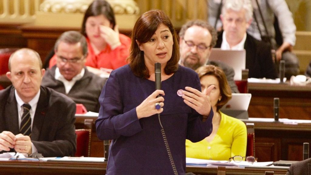 La presidenta Armengol, ante el pleno de la Cámara