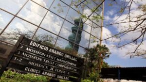 papeles de panam&aacute;