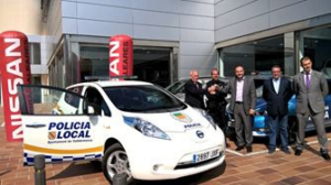 vehiculo electrico Nissan Policia