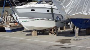 Primera de las dos pateras interceptadas en Cabrera