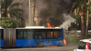 Autobús incendiado