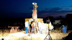 Para el rescate se han movilizado equipos incluso para perforar la roca