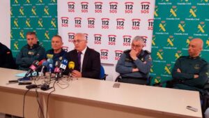 El Coronel Barcel&oacute; y el Cap de Emerg&egrave;ncies, Pere Perell&oacute;, junto al resto de efectivos