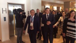 Rodr&iacute;guez, Zapatero y Armengol a su llegada a hotel donde se celebra el congreso