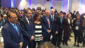 El expresidente junto al resto de autoridades