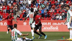 Lago Junior celebra su gol al C&oacute;rdoba