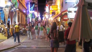 Calle del West End en Sant Antoni