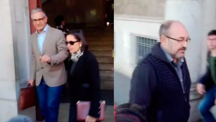 Busquets, abandonando el juzgado tras prestar declaración, y Escribà llegando