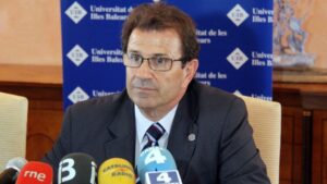 lloren&ccedil; Huguet