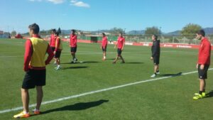 Sergi dirige entrenamiento